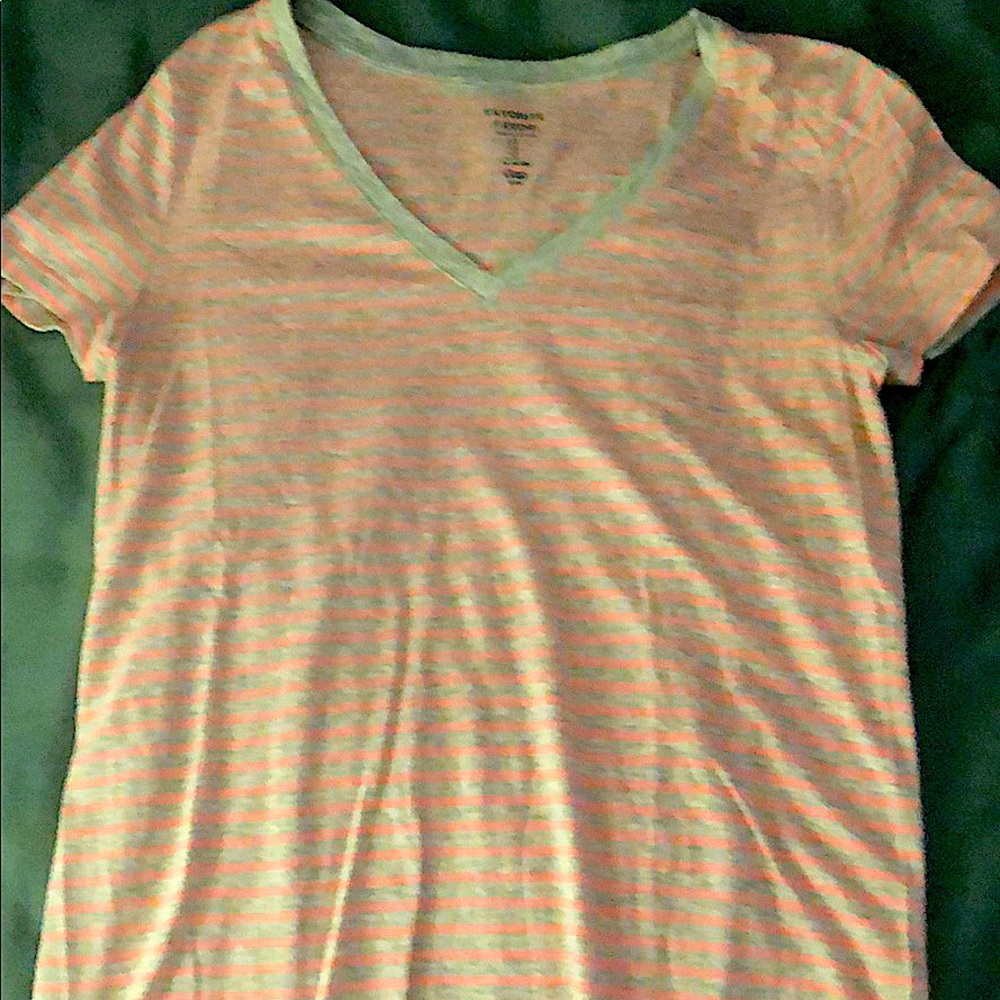 GAP t-shirt size small